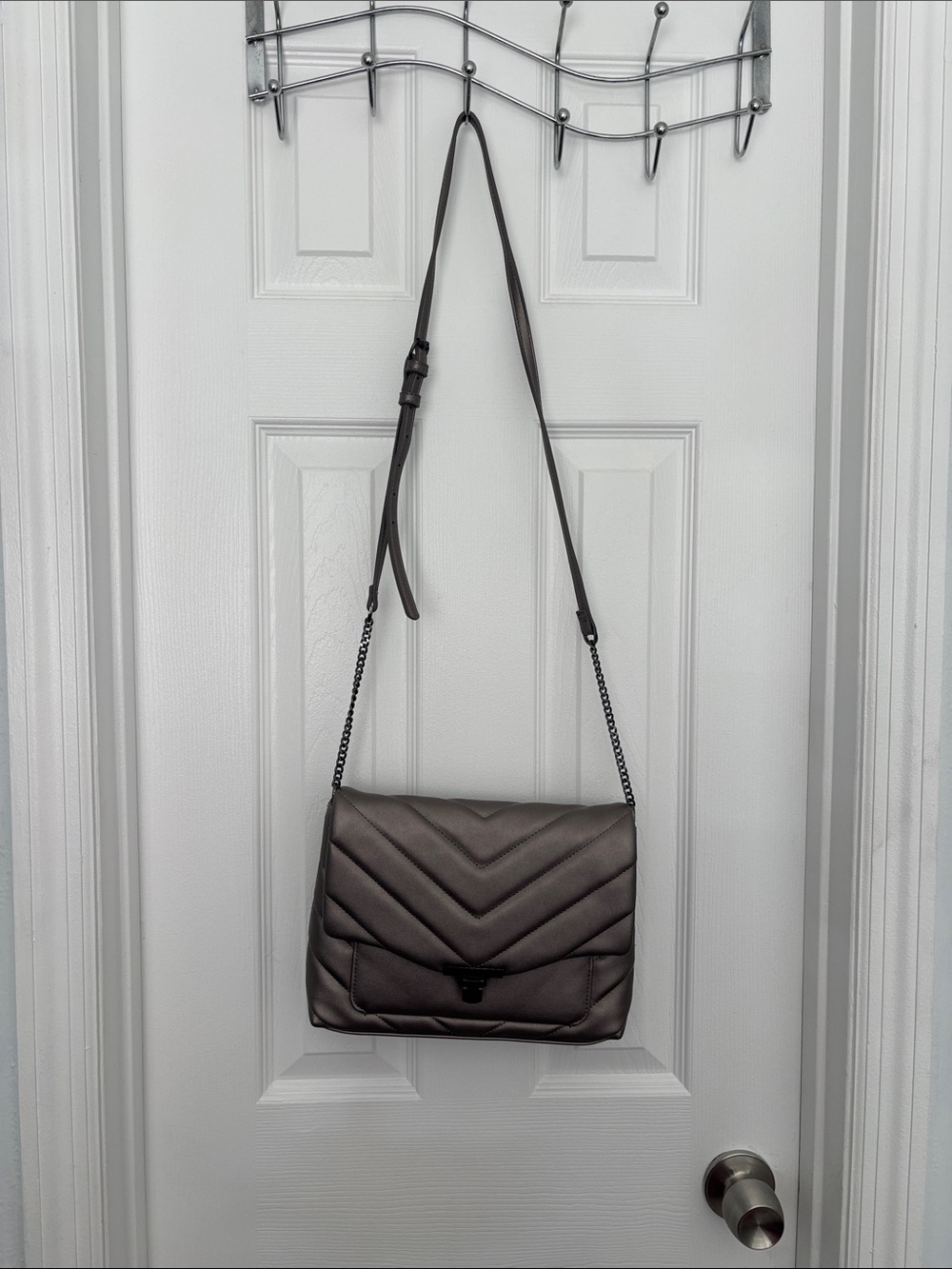 Elegant Metallic Shoulder Bag